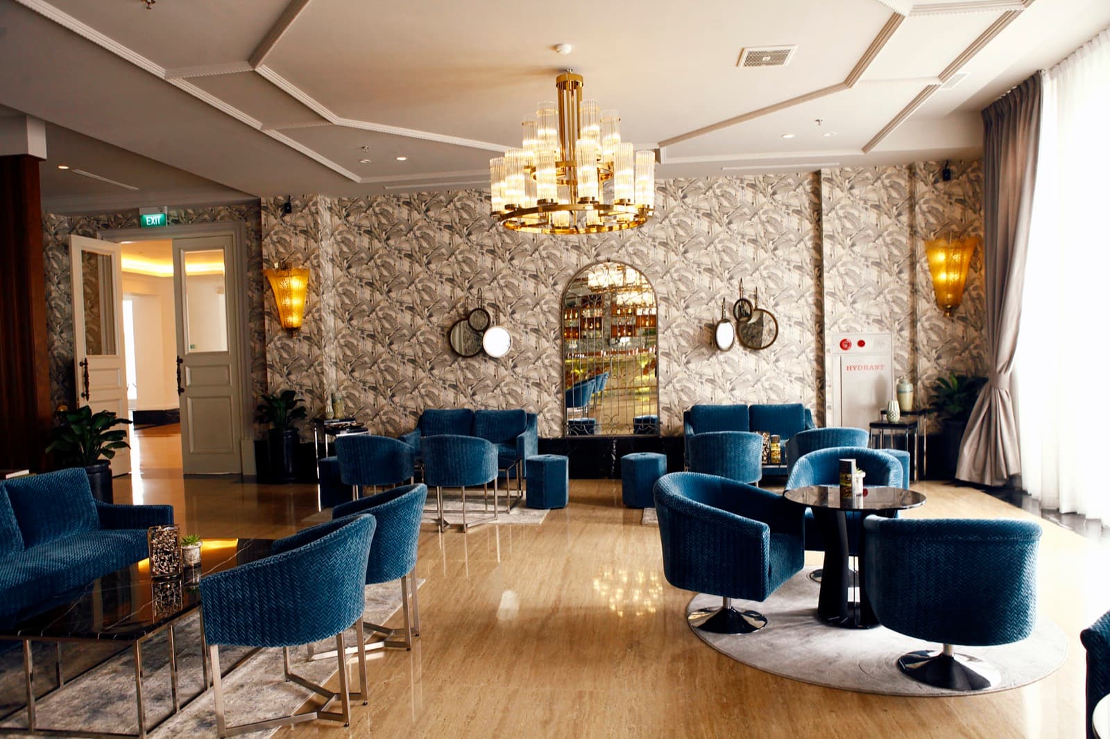 Elisse Lounge photo 2