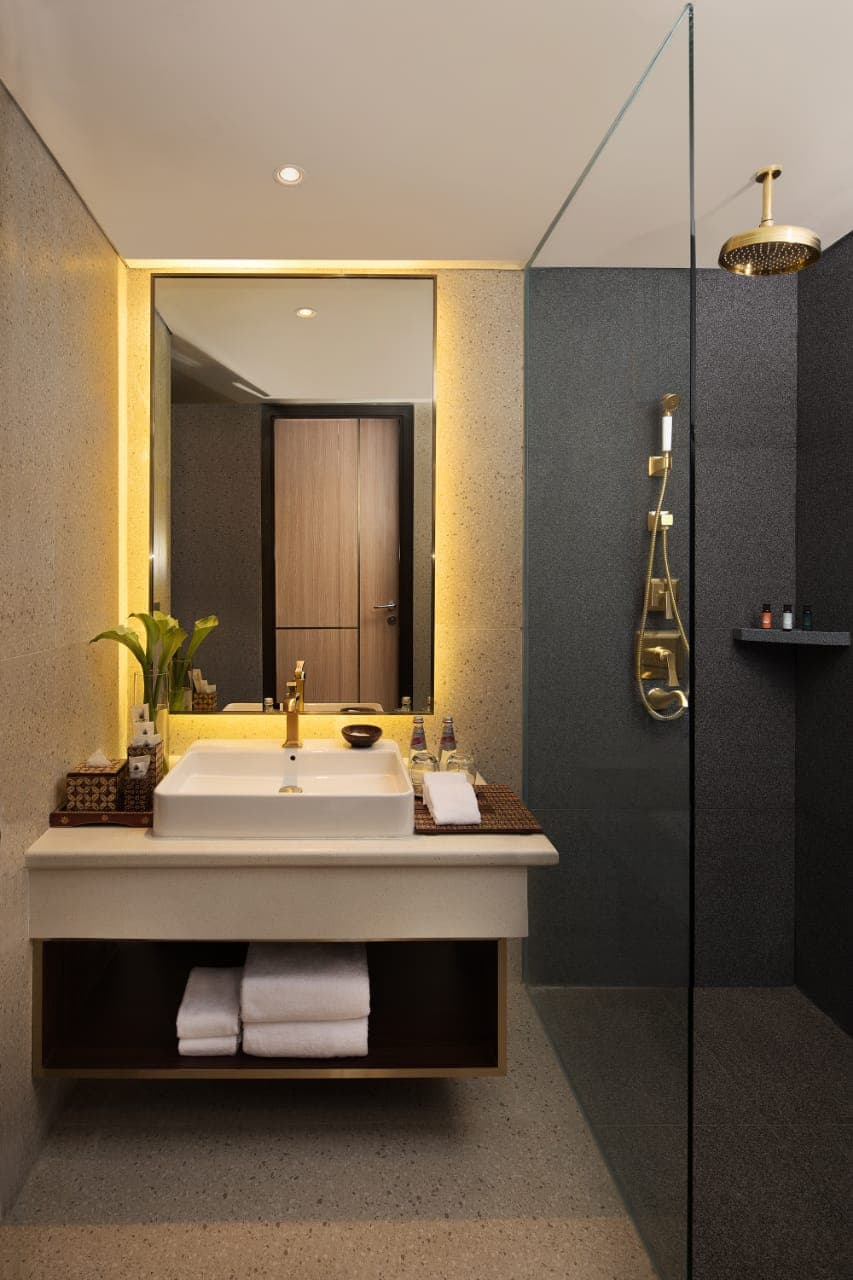 Bathroom detail in the Deluxe Room